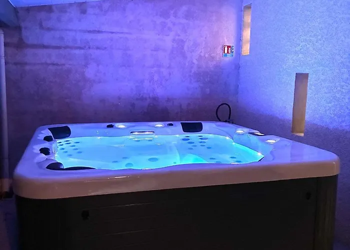 Riba D'aude Privatif Proximite Aeroport Et De La Cite Medievale Nocleg ze śniadaniem